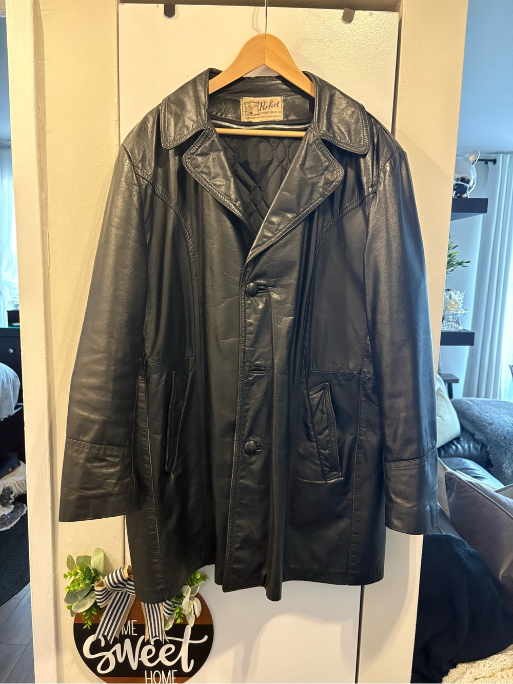PRIVATE COLLECTION - Vintage 70s Black Leather Car Coat
